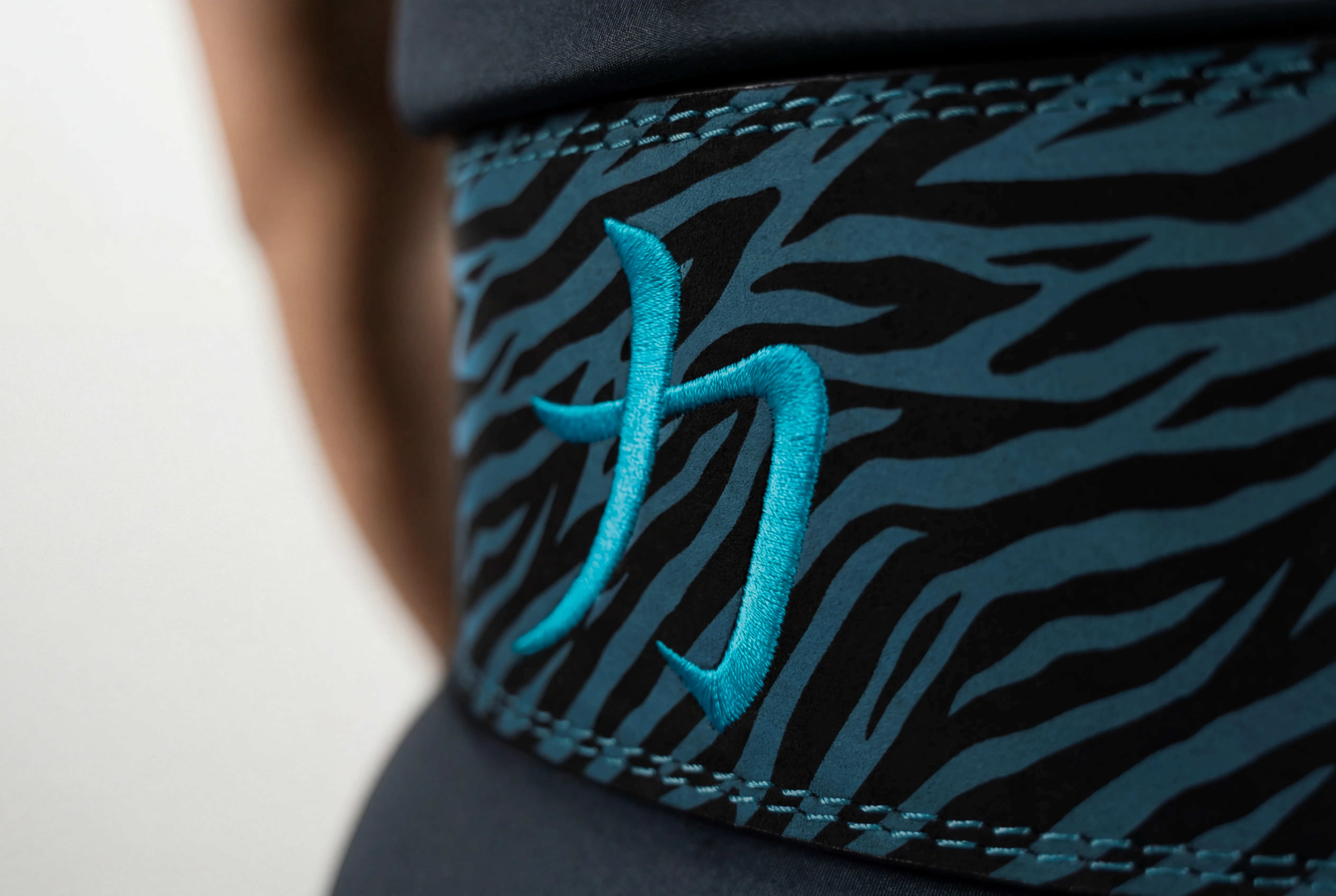 10MM Lever Belt - Blue Tiger - Image 3