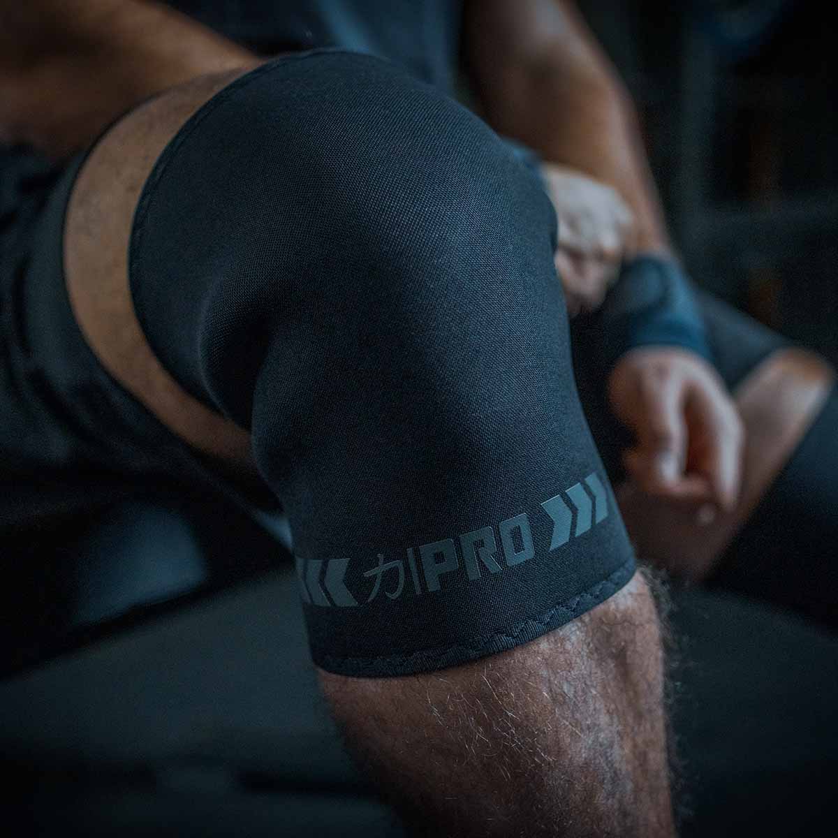 7MM Inferno PRO Knee Sleeves - EXTRA STIFF NEOPRENE - Image 2